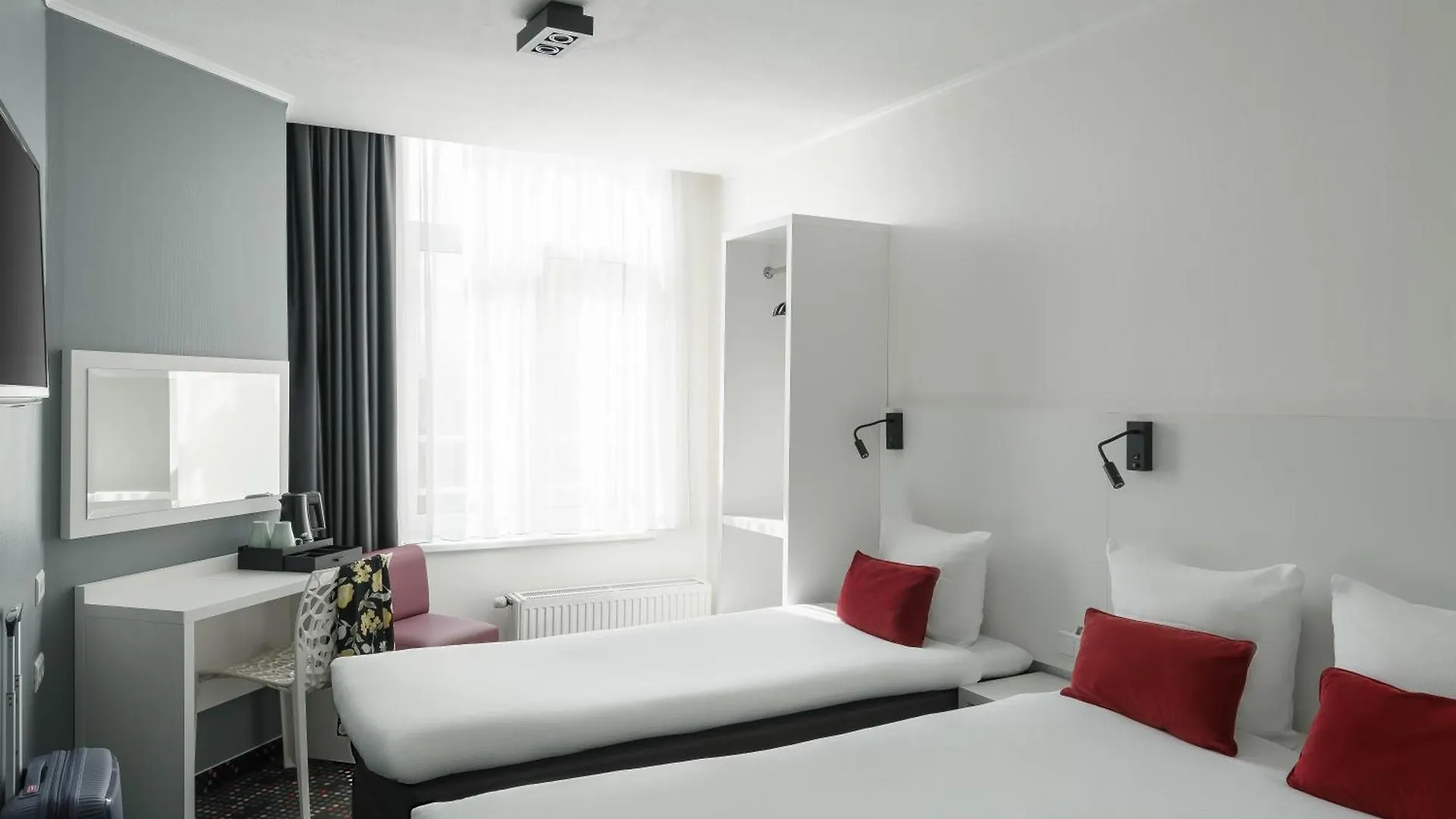 ibis Styles Amsterdam City Otel