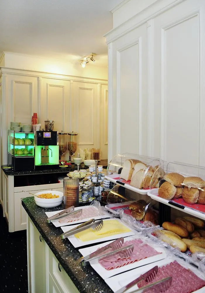 Ibis Styles Amsterdam City 3*,